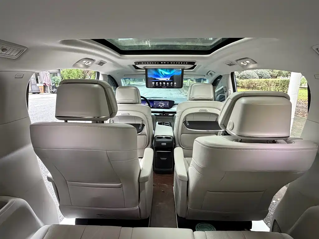 Buick GL8 Hybrid — миниатюра 13
