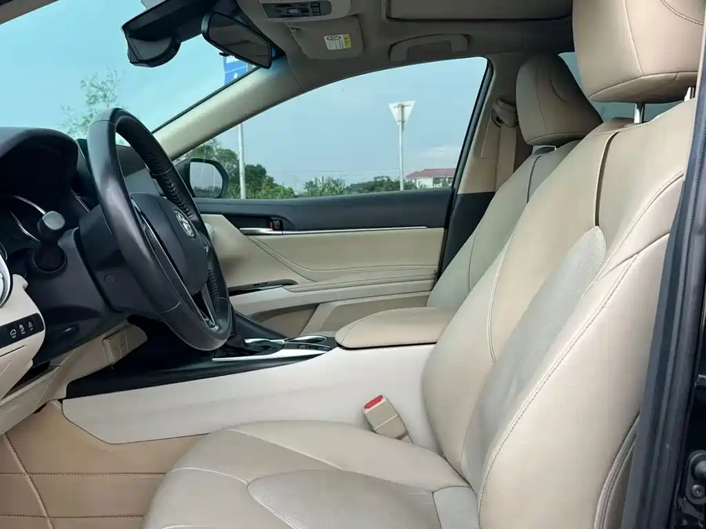 Toyota Camry — миниатюра 7