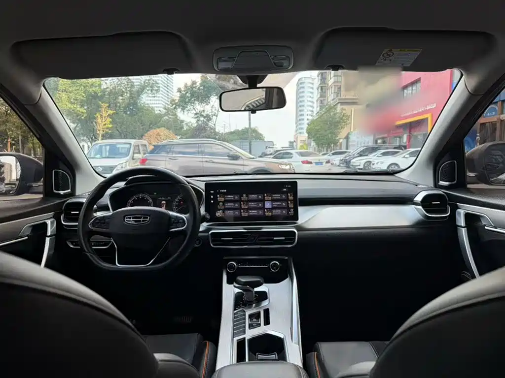 Geely Binyue — миниатюра 9