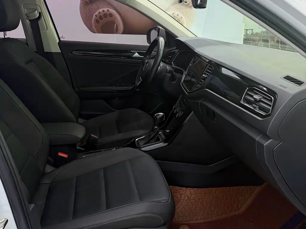 Volkswagen T-Roc — миниатюра 9