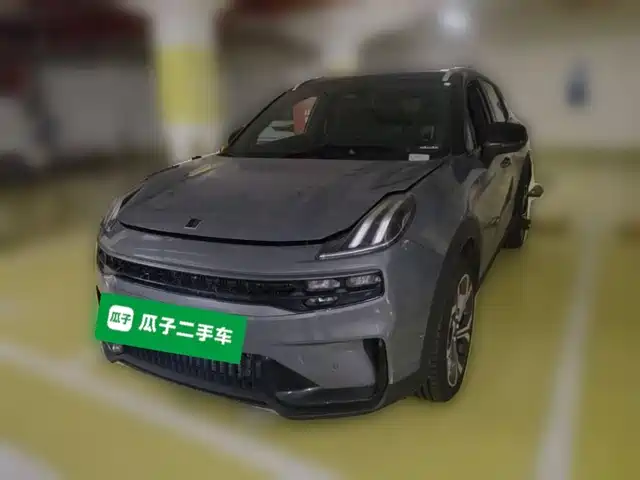 Lynk & Co 06