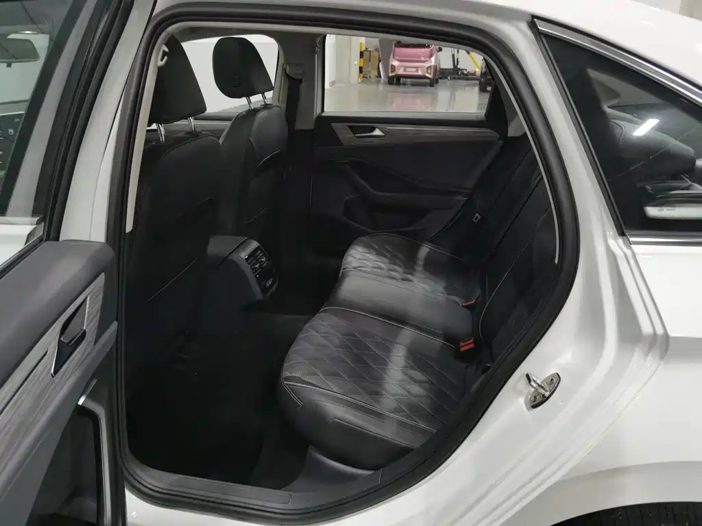 Volkswagen Sagitar — миниатюра 15