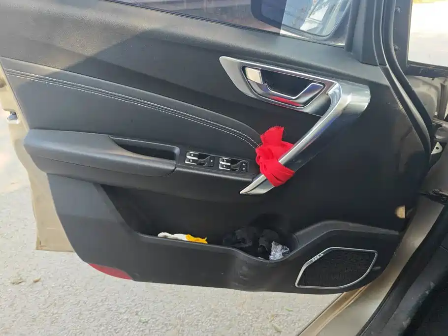 Geely Vision X3 — миниатюра 7