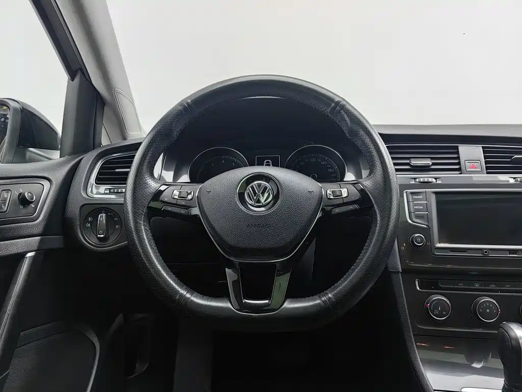 Volkswagen Golf — миниатюра 11