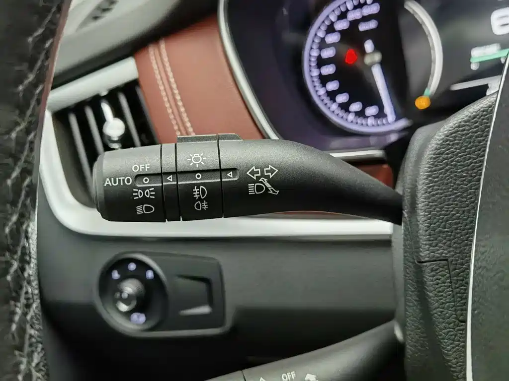 Roewe RX5 — миниатюра 21