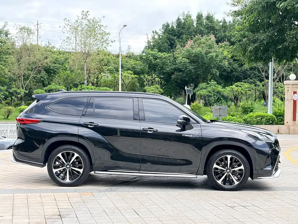 Toyota Crown Kluger 2021 2.5L HEV Luxury
