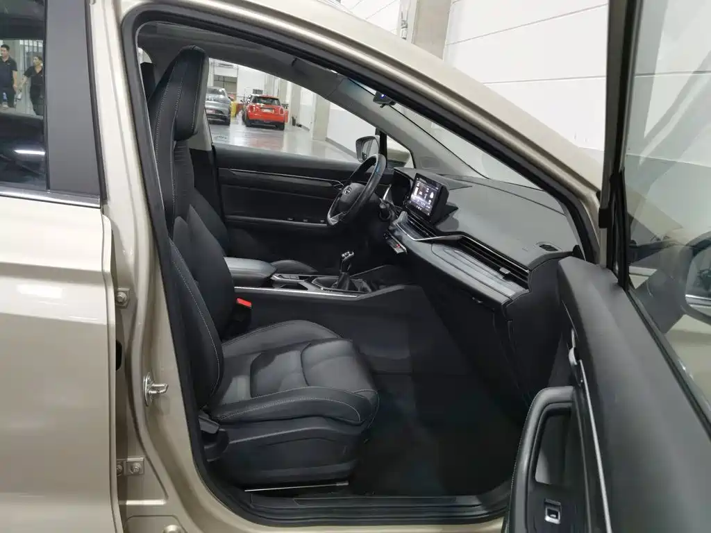 Geely Emgrand S — миниатюра 23