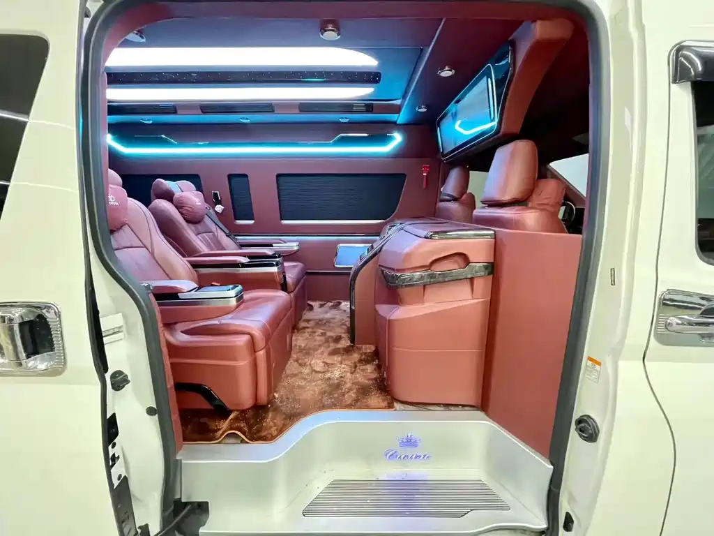 Toyota HiAce 2022 3.5L