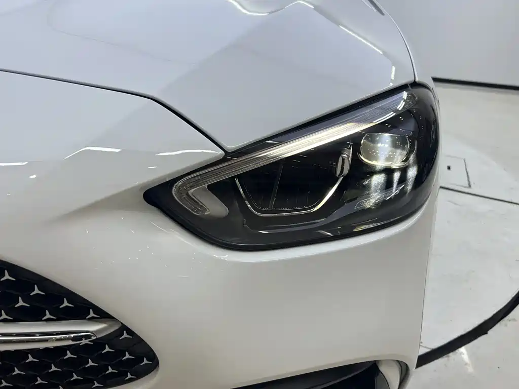 Mercedes-Benz C-Class — миниатюра 7