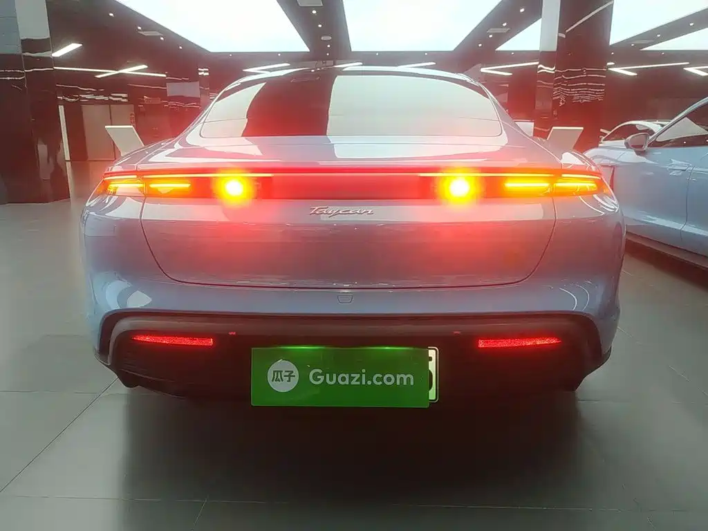 Porsche Taycan 2022 Taycan