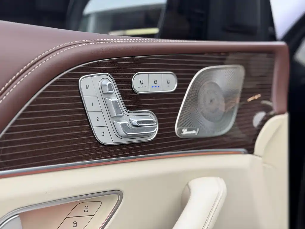 Mercedes-Benz GLS — миниатюра 8