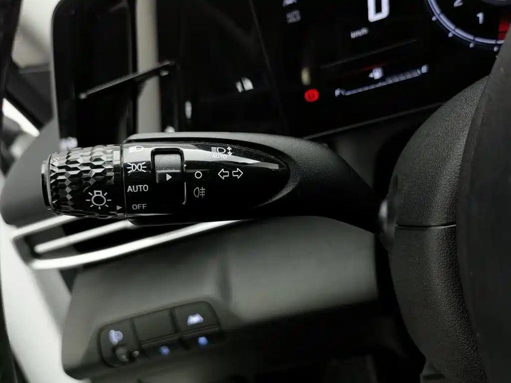 Hyundai Elantra — миниатюра 21