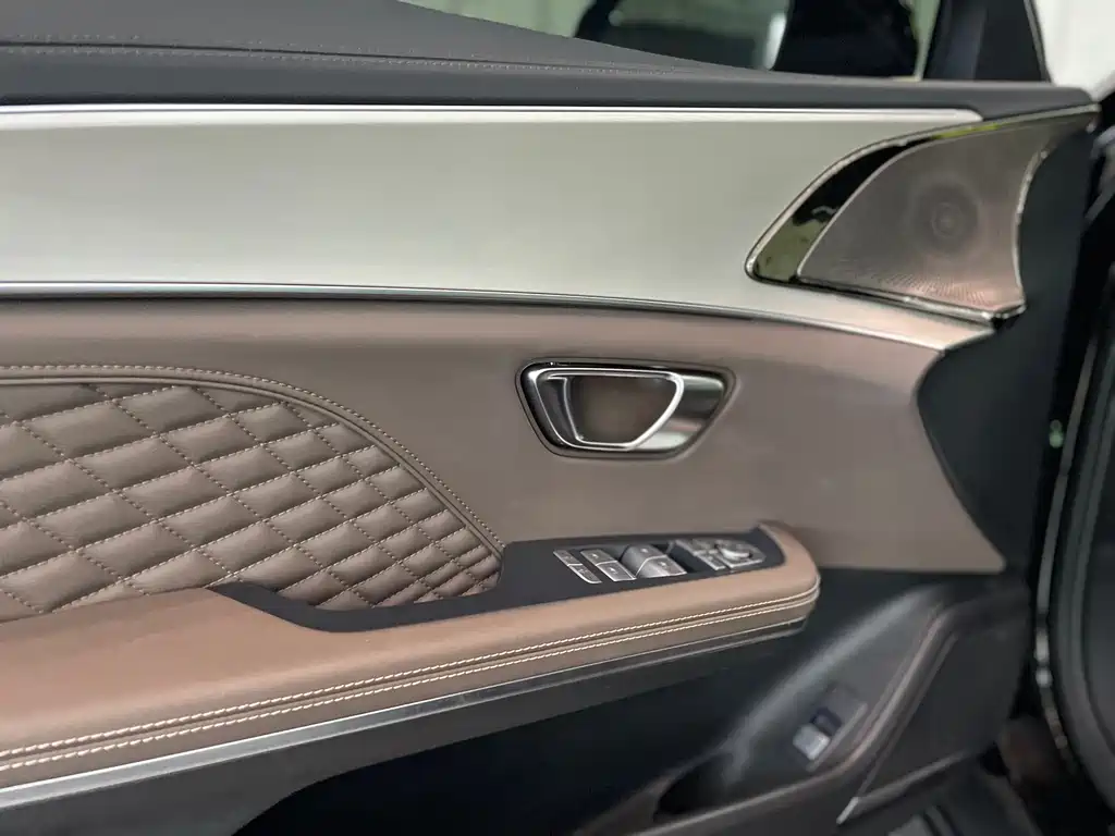 BYD Han — миниатюра 13