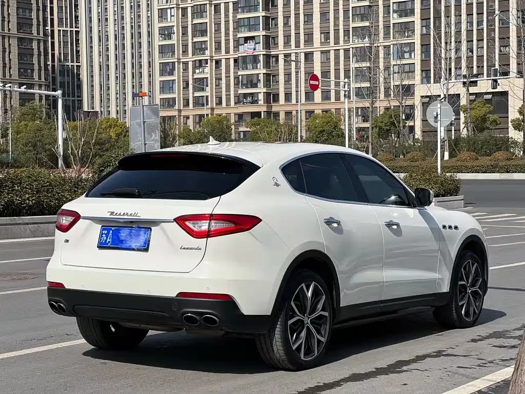 MASERATI LEVANTE