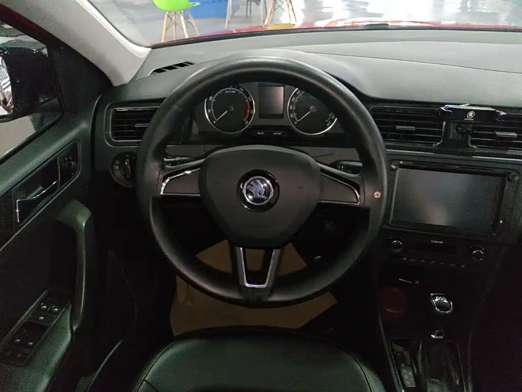 Skoda Rapid Spaceback — миниатюра 11