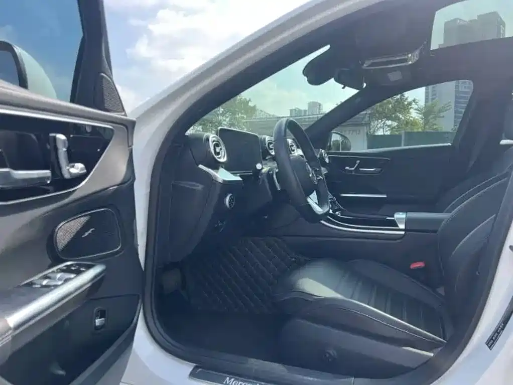 Mercedes-Benz C-Class — миниатюра 4
