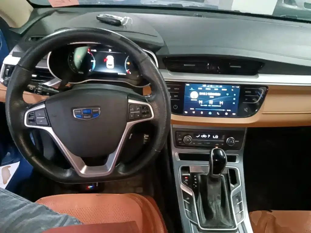 Geely Vision S1 — миниатюра 10