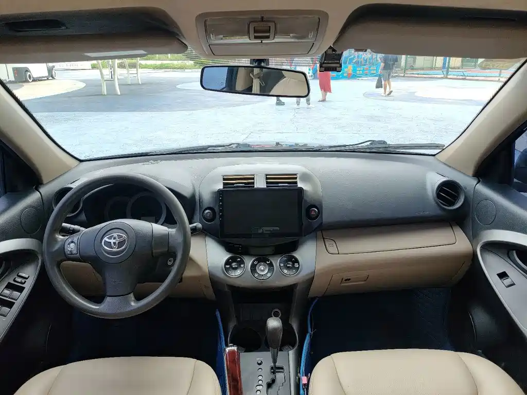 Toyota RAV4 — миниатюра 11