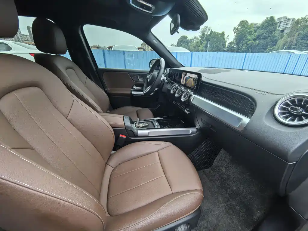 Mercedes-Benz GLB — миниатюра 6