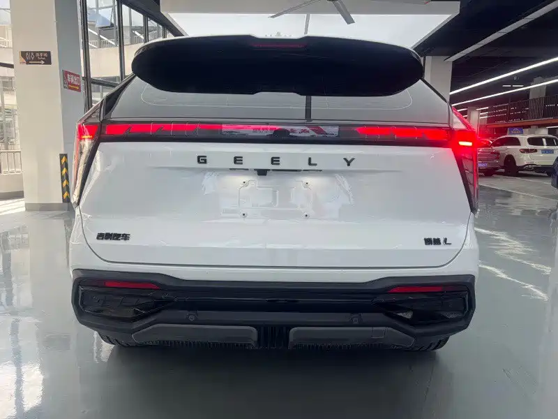 Geely Boyue L — миниатюра 9