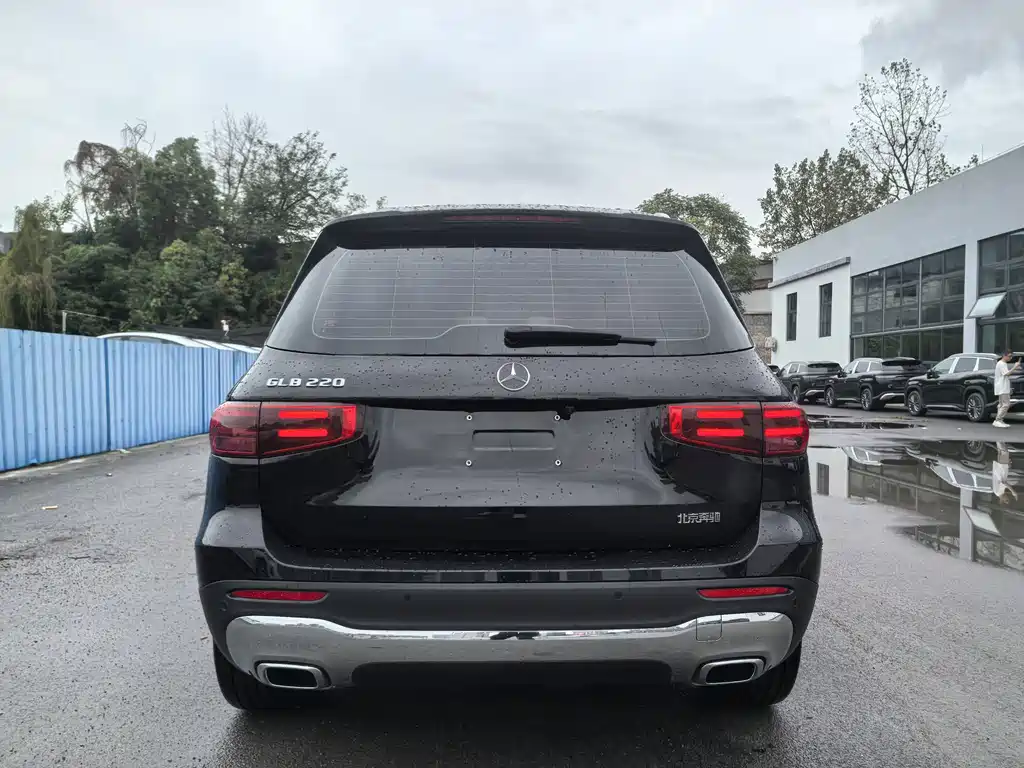 Mercedes-Benz GLB — миниатюра 14