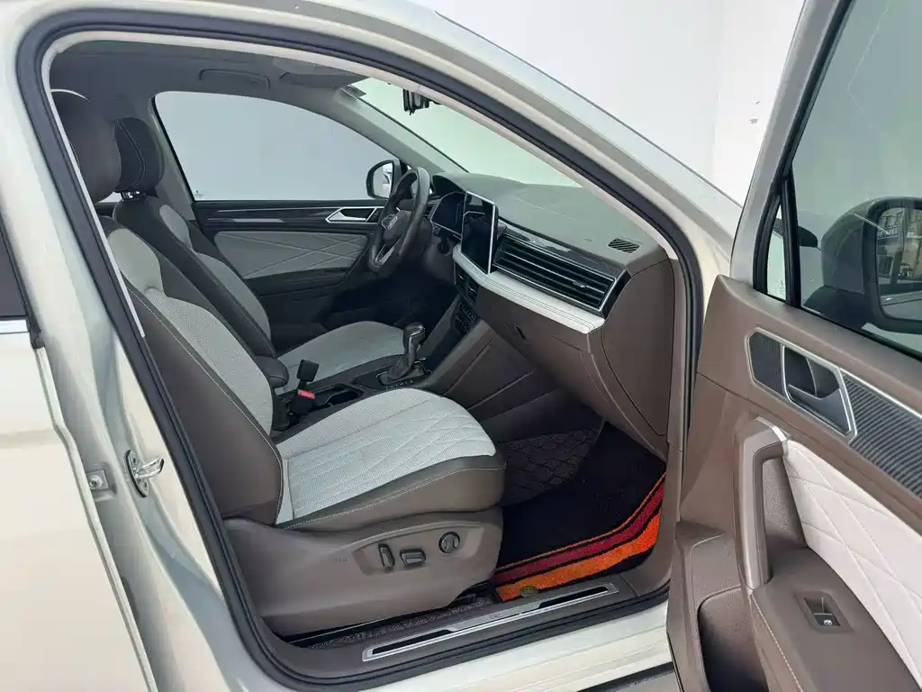 Volkswagen Tiguan L — миниатюра 6