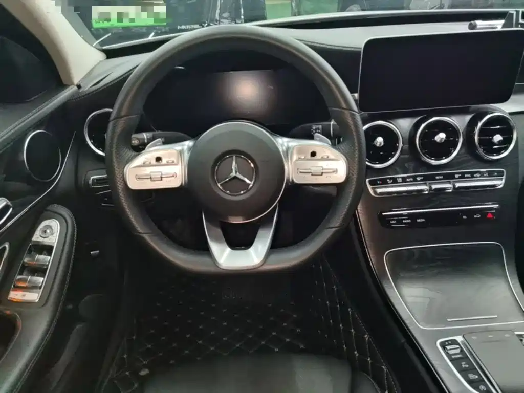 Mercedes-Benz C-Class — миниатюра 11