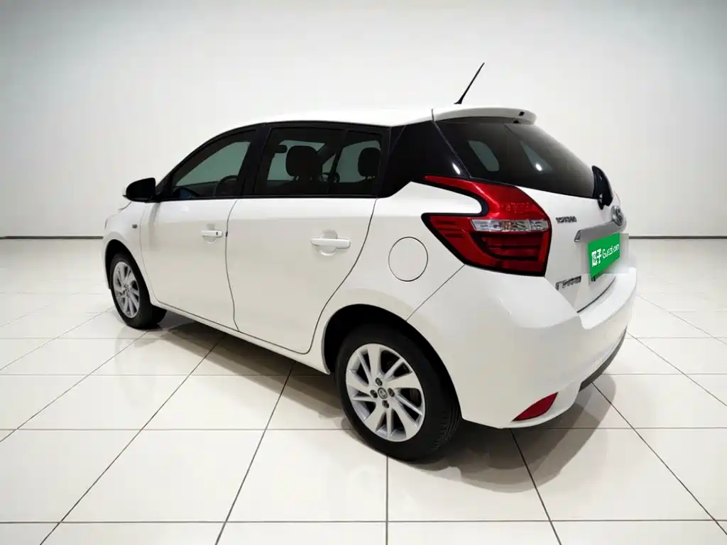 Toyota Yaris L — миниатюра 5