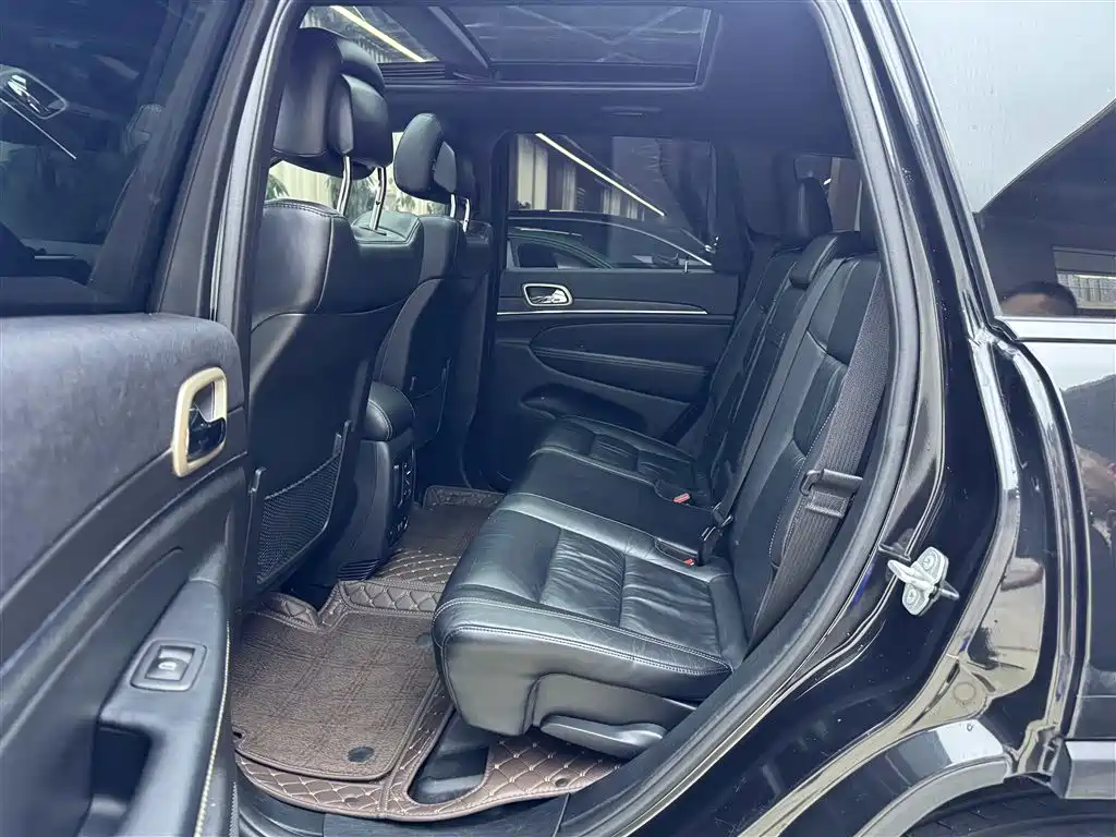Jeep Grand Cherokee (Import) 3.0L Comfort Enjoy Navigation Edition, фото 11