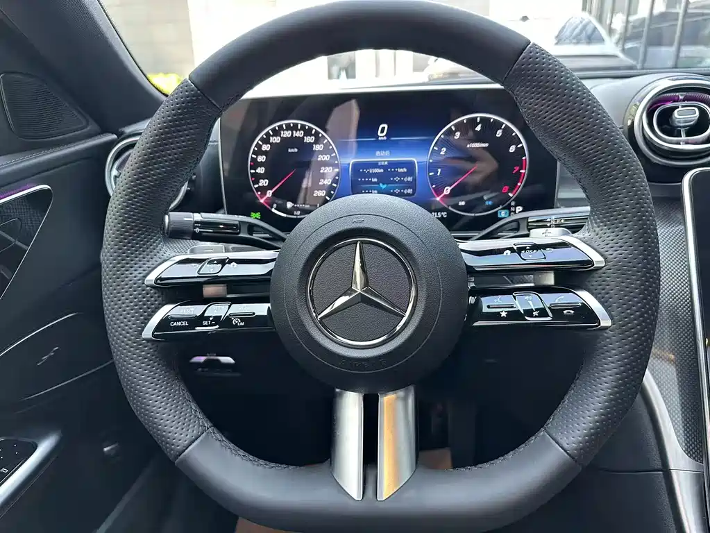 Mercedes-Benz C-Class — миниатюра 11