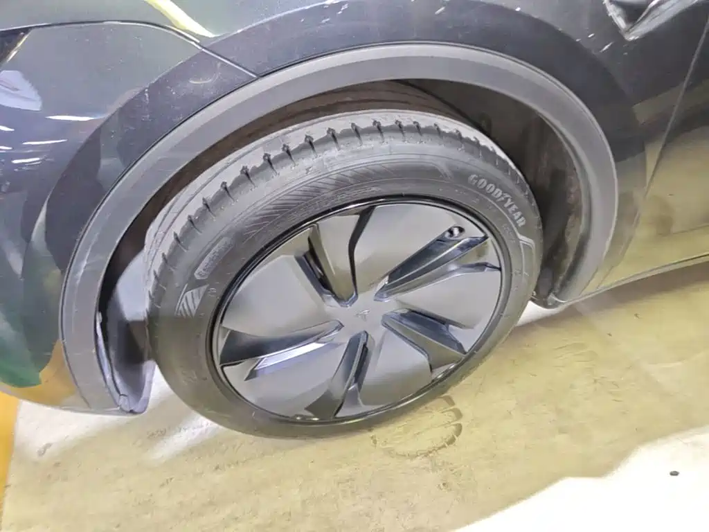 Tesla Model Y — миниатюра 23