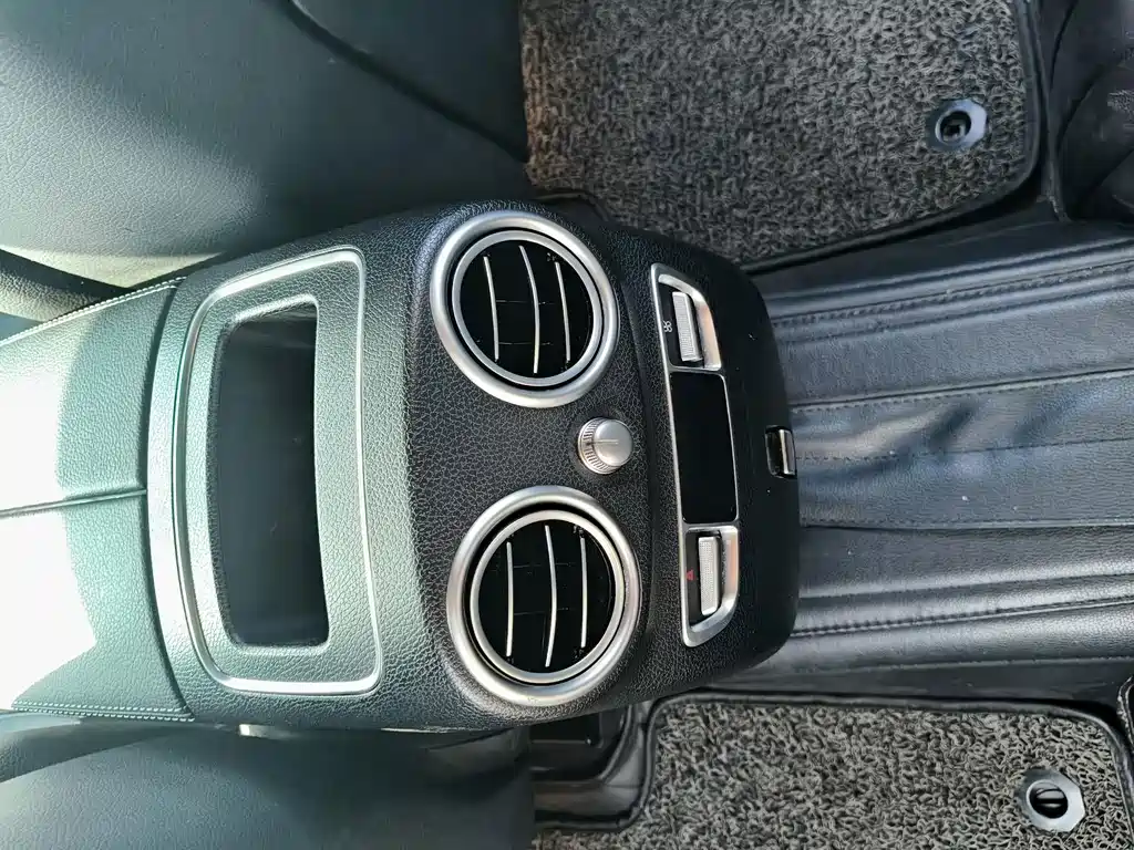 Mercedes-Benz GLC — миниатюра 14