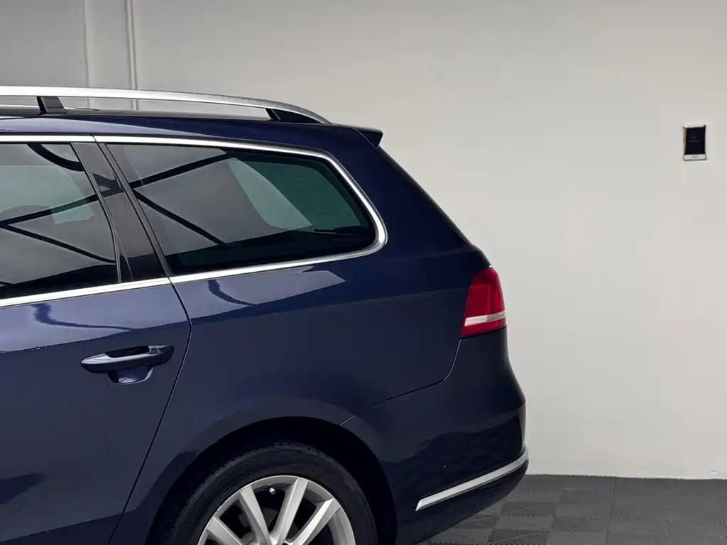 Volkswagen Magotan (Import) — миниатюра 4