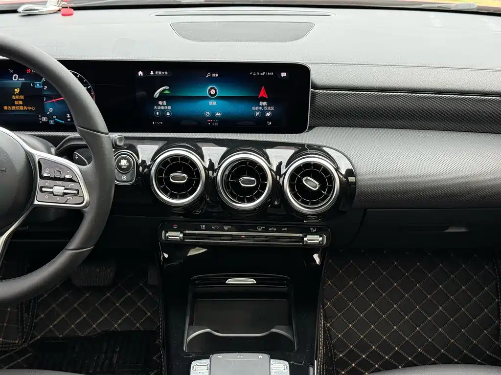 Mercedes-Benz A-Class — миниатюра 10