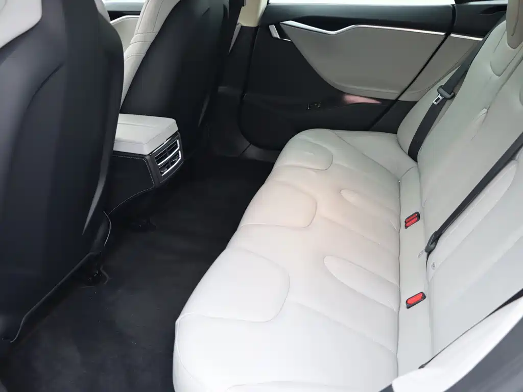 Tesla Model S — миниатюра 13