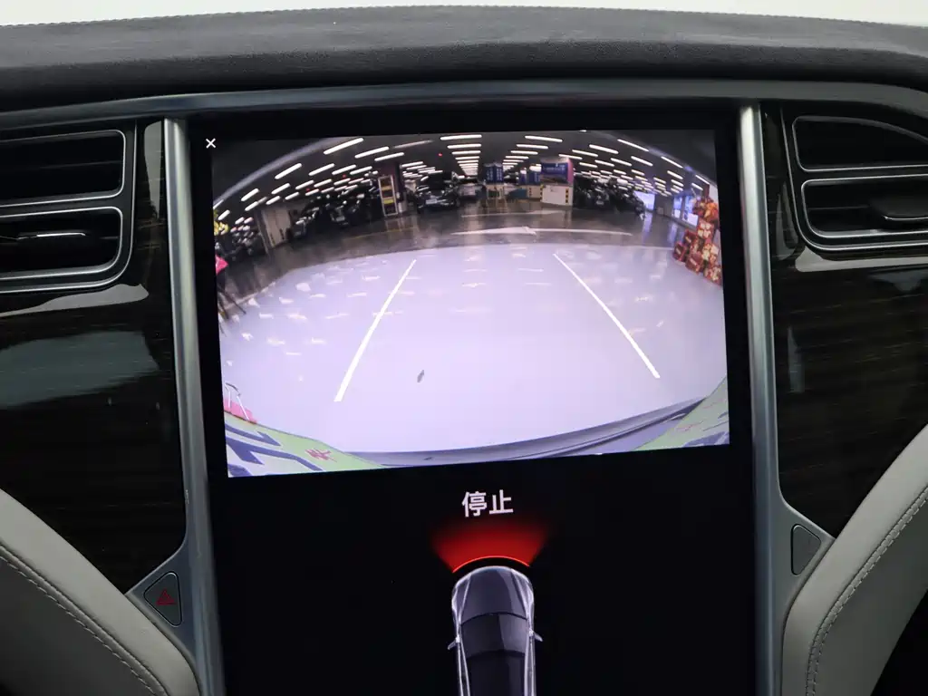 Tesla Model S — миниатюра 17