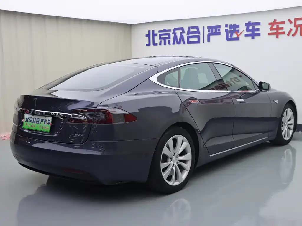 Tesla Model S — миниатюра 23