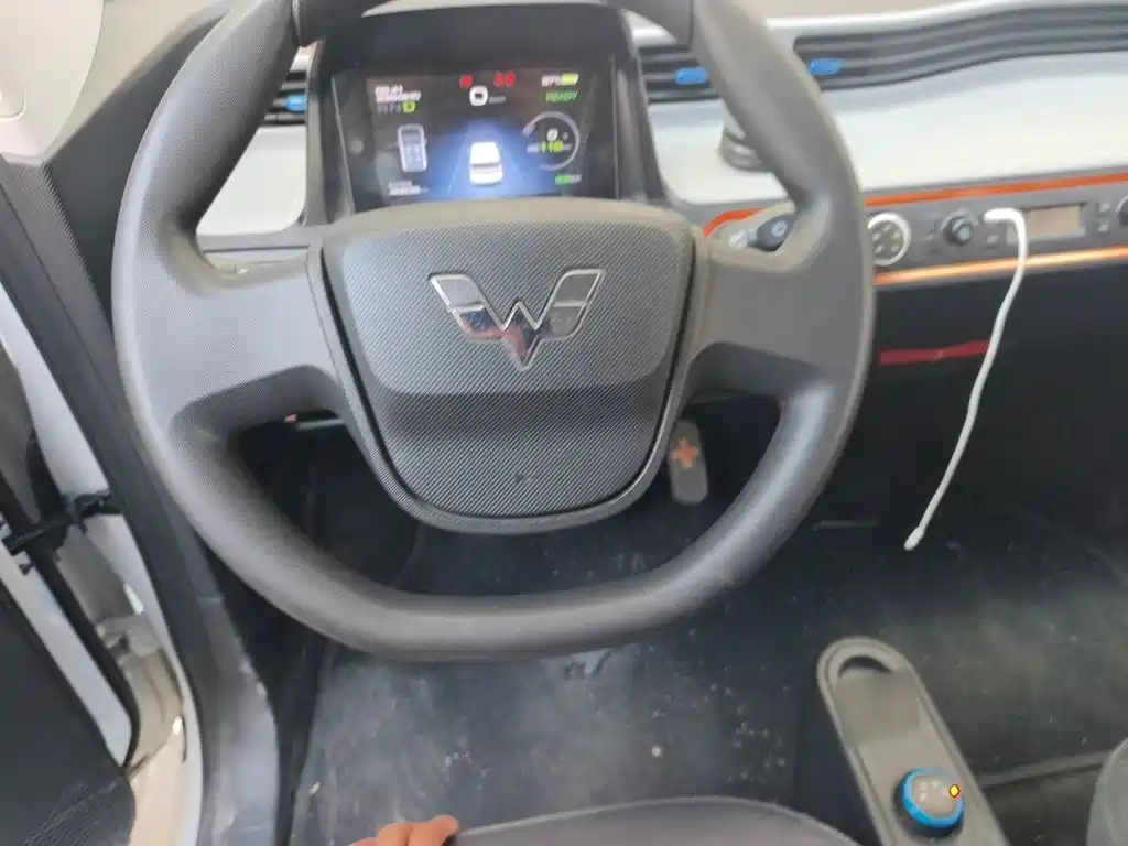 Wuling MINIEV — миниатюра 6
