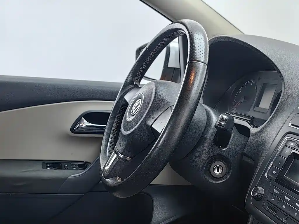 Volkswagen Polo — миниатюра 22