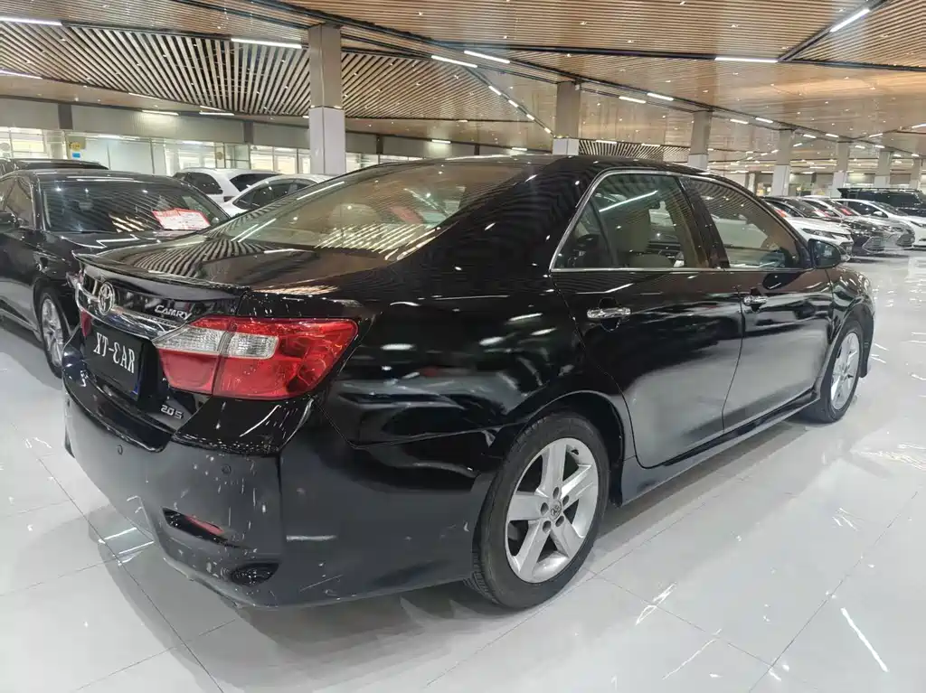 Toyota Camry — миниатюра 13