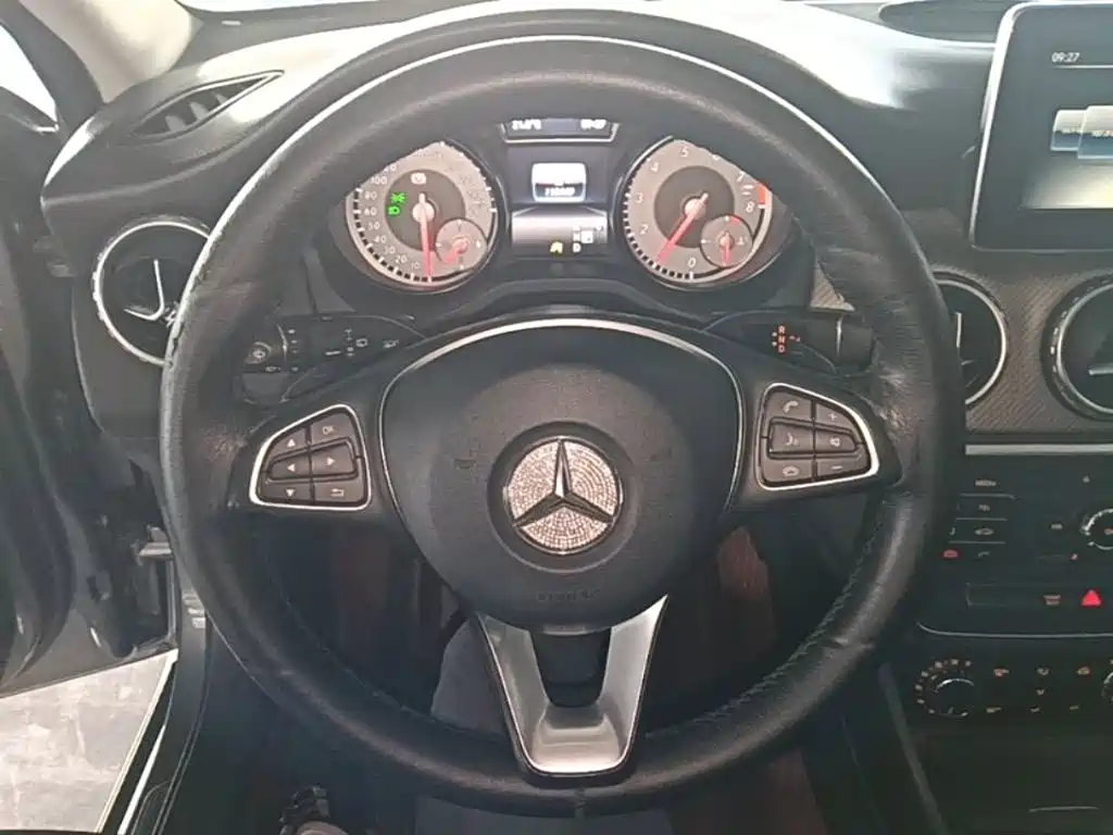 Mercedes-Benz GLA — миниатюра 11