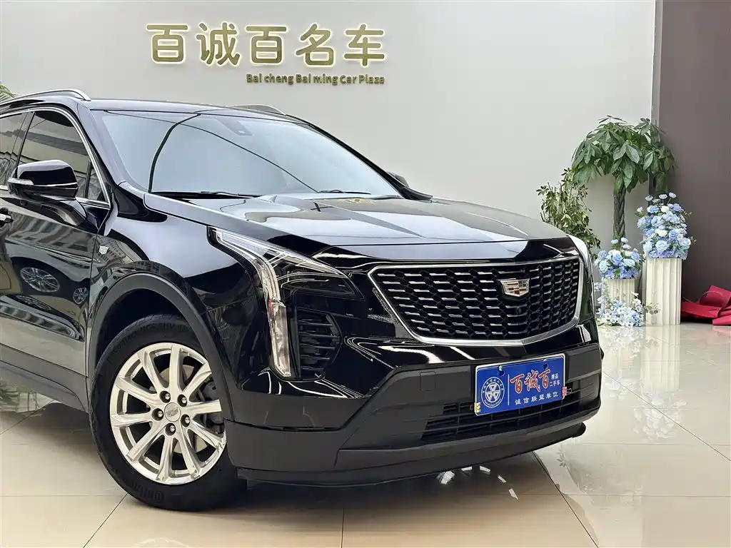 CADILLAC XT4