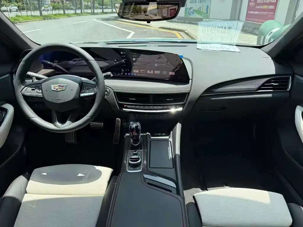 Cadillac CT5 — миниатюра 11
