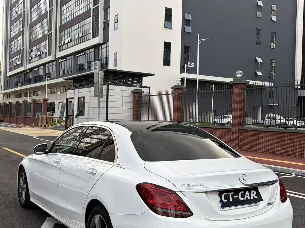 Mercedes-Benz C-Class — миниатюра 15