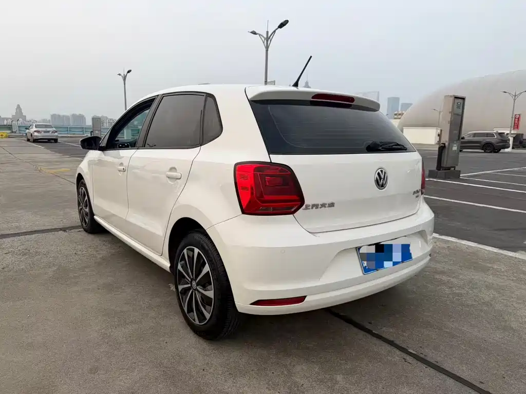 Volkswagen Polo 2016 1.6L AT Comfort