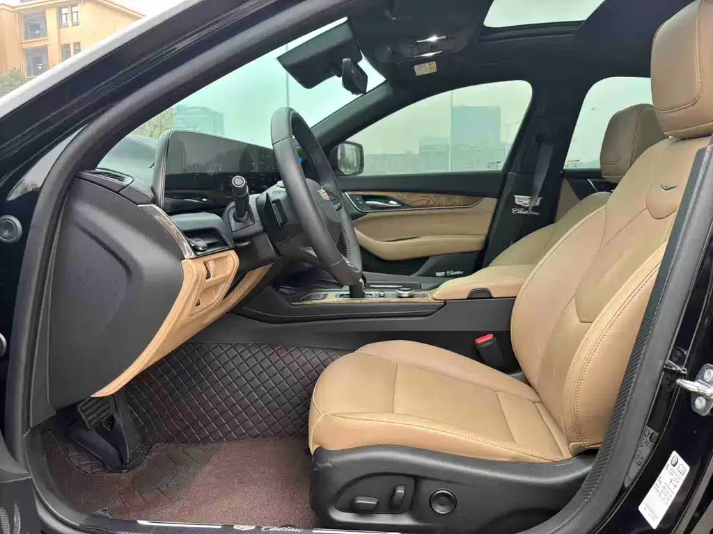 Cadillac CT5 — миниатюра 5