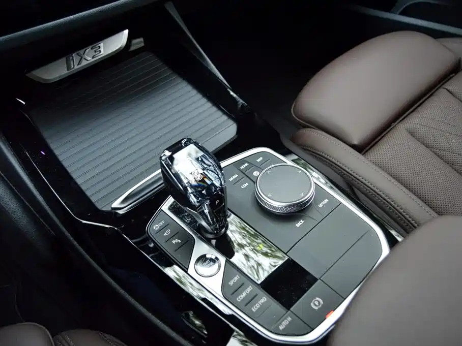 BMW iX3 — миниатюра 11