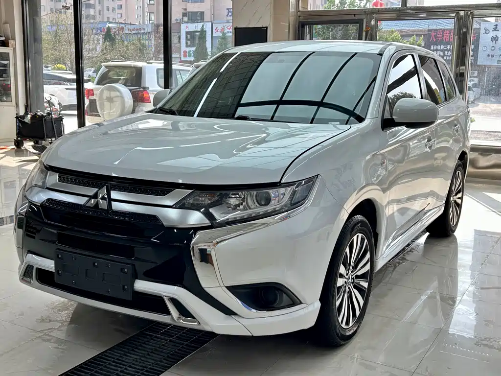 Купить Mitsubishi Outlander
