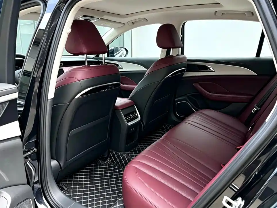 Hongqi Hongqi H5 — миниатюра 8