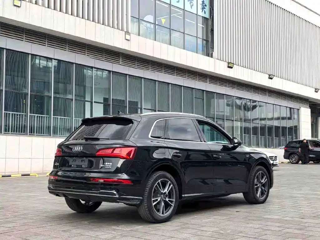 Audi Q5L — миниатюра 8